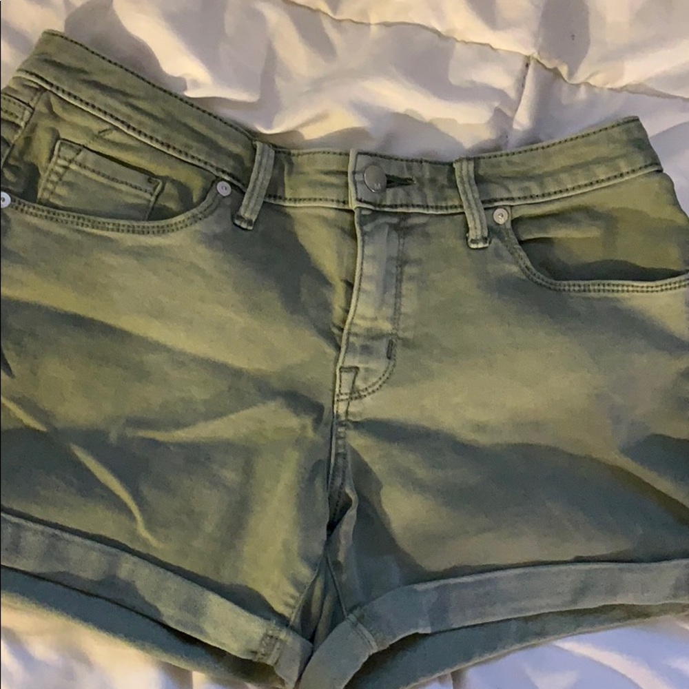 Green Jean Shorts. Juniors.